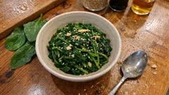 참기름 향이 살아나는 시금치 참깨무침—물기만 잘 잡으면 늘 깔끔해요