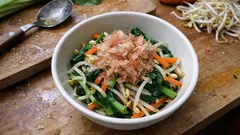 전자레인지 6분이면 끝: 고마쓰나·숙주 오카카무침(시로다시로 깔끔하게)